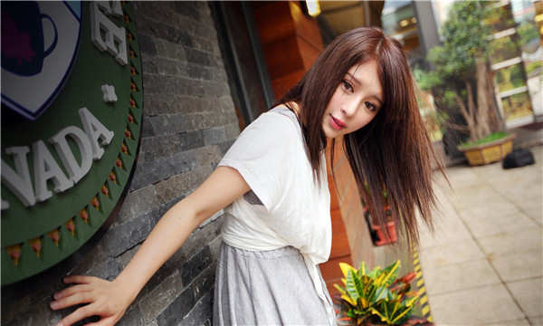 陆良想找一个女性生孩子给报酬-｛找个女人生孩子多少钱｝
